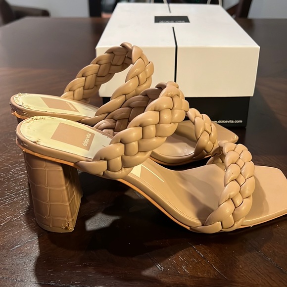 Dolce Vita Paily tan sandals - Picture 1 of 3